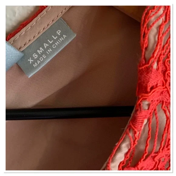 Anthropologie Maeve Katrine Lace Peplum Top Red Floral Lace Size XS - Picture 8 of 9